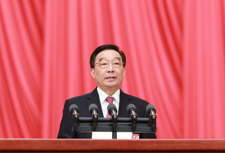 十四届全国人大常委会第十五次会议继续审议民营经济促进法草案